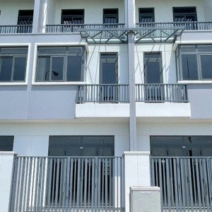 cần bán nhà phố - dt 68m2 tại kcn phước đông - trảng bàng