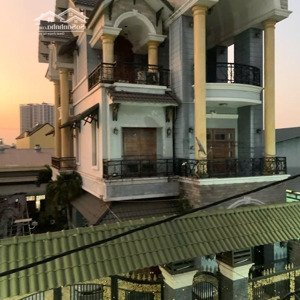 chính chủ bán biệt thự châu âu 2 mặt tiền trung tâm tp. dĩ an