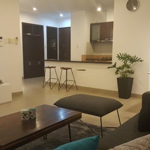 gia đình bán căn góc cc đất phương nam q.bt. dt 108m2 2p, 2wc. sh. giá bán 4,7 tỷ. lh 0903984712