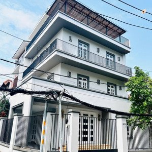 nhà 3 mặt tiền khu bắc hải 10x16m trệt 3 lầu cho thuê