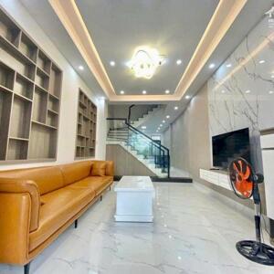 Bán nhà 3 tầng 1 tum đường số 10 - Hà Quang 2 • DT: 80m2 4 phòng ngủ. Giá bán: 7 tỷ ( bớt lộc