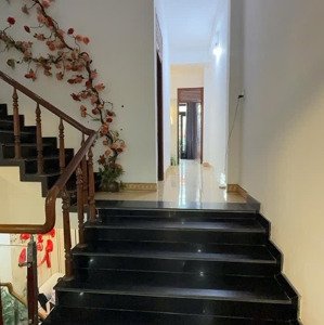 nhà 3 tầng quận thanh khê - cách biển 450m - nhà siêu đẹp - chủ cần bán