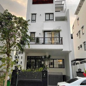 bán nhà mặt tiền đường số 6, phường phú hữu. nhà 1 trệt 2 lầu có 4pn 3wc.