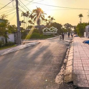 lô góc siêu vip ngay sát trung tâm kiến thụy