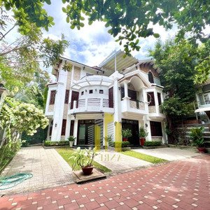 cho thuê sân vườn khu thảo điền giá 70 triệu