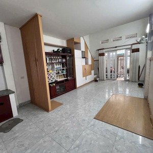 bán nhà 1 trệt 1 lầu ngay thị trấn long thành, đồng nai. giá 2ty150, 90m2. sổ hồng riêng. ngang 5m