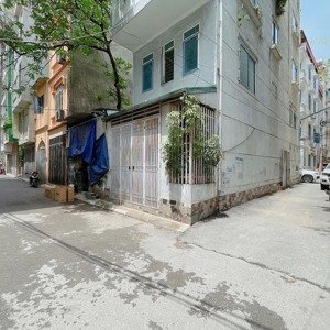 phạm văn đồng - 3 mặt đường ô tô - ô tô đỗ chục chiếc thoải mái. 62 m2 - 5 tầng