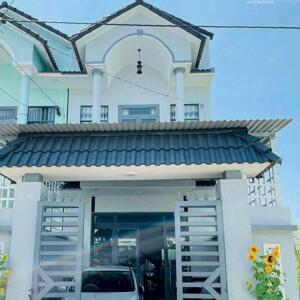 BÁN NHÀ 1 TRÊT 1 LẦU GẦN ĐƯỜNG NGUYỄN VĂN NHUNG, PHƯỚC HẬU - VĨNH LONG