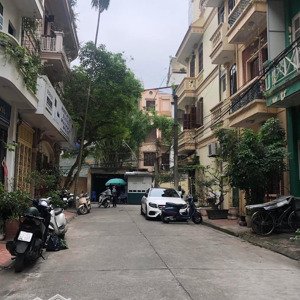 cho thuê nhà riêng phân lô ngõ 369 trường chinh dt 100m2 * 5.5 tầng mt 9m giá 28tr ngõ ô tô đỗ cửa