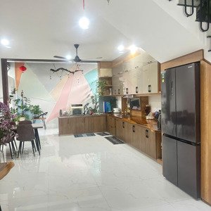 bán nhà gói 4 đường thông ra sông giá chỉ 6 tỉ