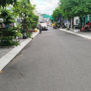 đường thông 10m có lề. 102,6m2(4,2x25m). chỉ 7tỷ3. nhà nát sát mt lê đức thọ, p15, gò vấp