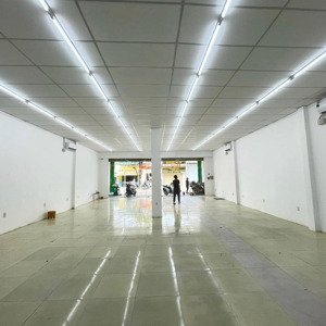cho thuê showroom gần 800 m2, ngang 17, mặt tiền nguyễn ảnh thủ, q12, giá 150tr/ tháng