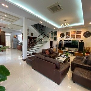 bán biệt thự liên kế mỹ thái 3, kdt phú mỹ hưng, quận 7. dt 180m2, căn góc công viên, thoáng 3 mặt