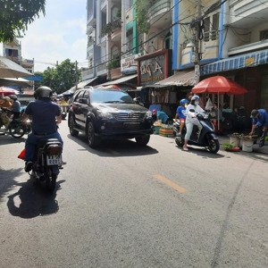 mặt tiền chợ bình tiên trung tâm quận 6, 8x20m