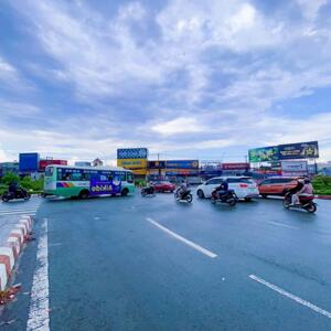 Bán nhà mặt tiền Bùi Văn Hòa gần KCN BH2, An Bình, Biên Hòa, 300m2, giá 28 tỷ.