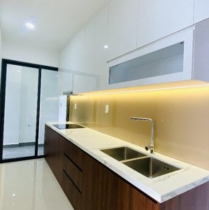 bán nhanh căn bếp kín phú đông sky garden 2pn 2wc 69.7m2 view landmark 81 giá 3 tỷ 180 full 102.5%