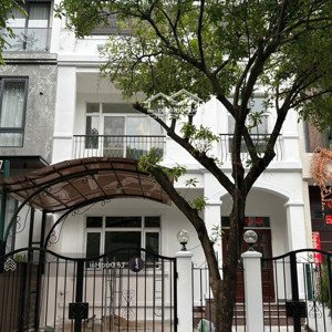 siêu rẻ siêu tốt ! cho thuê biệt thự mới sửa sang lại và sẵn sàng vào ở ngay. liên hệ 0902244883