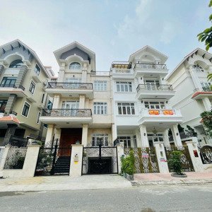 biệt thự 45 đường số 10, hiam lam kênh tẻ p. tân hưng quận 7, dt 10x20m, hầm, 3 tầng, st, 56.5tỷ