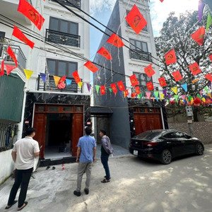 tìm nhà ngõ ô tô không thể bỏ qua căn này, lô góc 32m2x 4 tầng, đường trước nhà rộng 5m