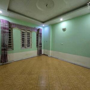 Bán nhà 5 tầng trong ngõ