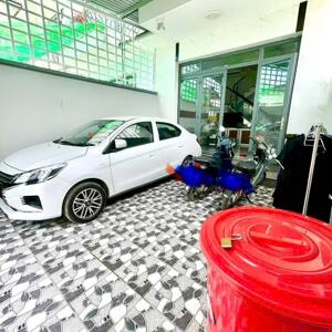 BÁN NHÀ 1 TRÊT 1 LẦU GẦN UBND PHƯỚC HẬU VĨNH LONG