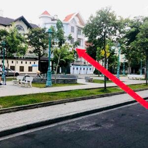 BT 14.7 x16m 3 lầu wie công viên khu Tân Quy Đông Quận 7.