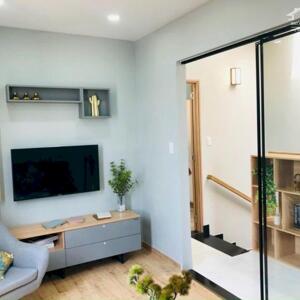 BÁN NHÀ 1 TRỆT 1 LẦU – GẦN TP.HCM – GIÁ 100 TỶ 