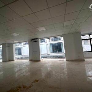 Cho Thuê Tầng 2 Nhà Mặt Phố Tôn Đức Thắng, Khai Quang, Vĩnh Yên Vỉa Hè Rộng, Giá Thuê : 15 Triệu/ Tháng