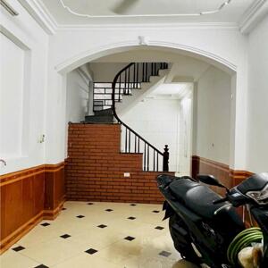 Cho thuê nhà ngõ 509 Vũ Tông Phan, 3 tầng x 40m2, 10 Triệu kinh doanh online kết hợp ở gđ