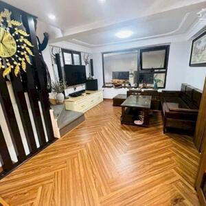 Cho thuê nhà nguyên căn Phố Nguyễn Lương Bằng, 5 tầng x 30m2, 3 ngủ, 13.5tr Full đồ ở ngay
