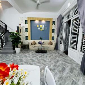 Thanh lí căn nhà hẻm 5m Dương Quảng Hàm, Gò Vấp, 60m2, giá 3tỷ5, sổ hồng riêng, tiện kinh doanh