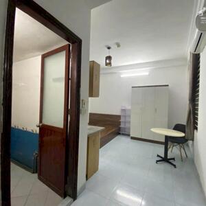 Cho thuê Ccmn 3tr9 cực đẹp ngõ 124 Hoàng Ngân, gần Lê Văn Lương