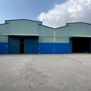 Kho 1100 M2 Cặp Quốc Lộ 1A Lộ Container