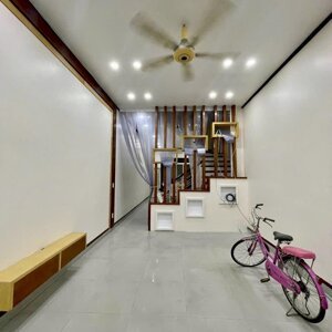 Cho thuê nhà Văn Cao, DT: 83m2, 4 p.ngủ full đồ.