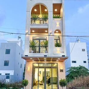 BÁN NHÀ 2 LẦU MỚI XÂY KDC HỒNG LOAN ĐƯỜNG D7 , CÓ HẺM KỸ THUẬT BÊN HONG FULL NỘI THẤT CAO CẤP