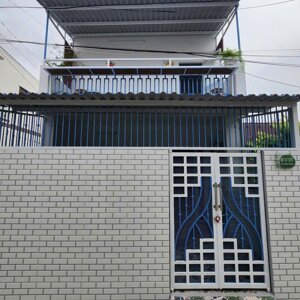 Cần bán căn nhà mới hoàn thiện nằm tại hẻm Nguyễn Trung Trực ngay trung tâm thành phố Rạch Giá, phường Vĩnh Thanh Vân (Vĩnh Bảo cũ), dành cho anh chị muốn con mình sau này học trường điểm Kim Đồng hoặc Nguyễn Du