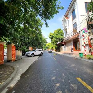 Võng La, Đông Anh. Đường thông ô tô 7 chỗ vào đất, 40m ra đường liên xã. Nhỉnh 5 tỷ