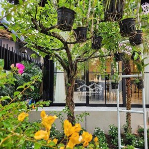 bán biệt thự khu cảnh đồi mỹ hưng nhà mới có thang máy sân vườn gara
