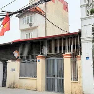 chính chủ cho thuê nhà 1 tầng, ngõ 175 định công, view hồ, đường trước nhà oto tránh, sân rộng
