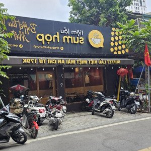 cho thuê nhà mặt phố duy tân - cầu giấy 200m - mặt tiền 4m.giá 40tr.kinh doanh mọi mô hình.