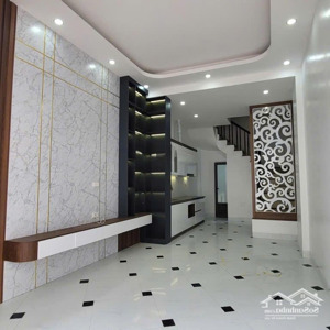 mua giữ tiền nhà 5 tầng phân lô gần ql6 ô tô tránh 6.1 tỷ