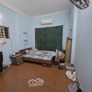 bán nhà phố phùng chí kiên _ quận cầu giấy _ phân lô ô tô vào nhà _ dt 42m, 2 tầng,chào 12,7 tỷ