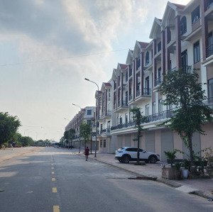 đất ở đô Thị đường 30m Sẵn Nhà 4 Tầng Thô Mà Giá Chỉ 4.x Tỷ