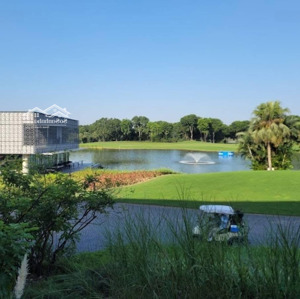 chính chủ cần bán biệt thự sân golf vân trì. mua bán nhanh - giá cả linh động