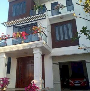 Cho thuê biệt thự Văn Cao, DT: 180m2, 4 p.ngủ khép kín.