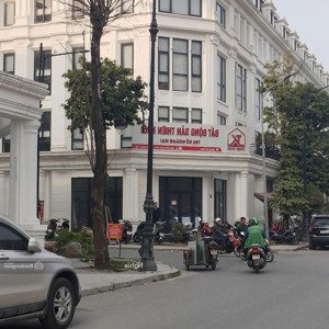 cho thuê nhà mặt phố hoàng quốc việt diện tích 90mx4t mt 28m giá 130tr không giới hạn mô hình kd