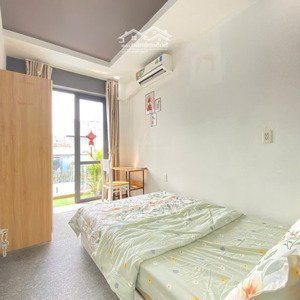 hot! căn hộ ban công 2 pn + pk + bếp riêng (60m2), gần nhà thờ hồng quận 3, chợ tân định quận 1