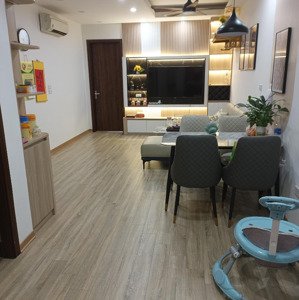 chính chủ bán căn hai phòng ngủ hai wc, view hồ toà vp6 linh đàm