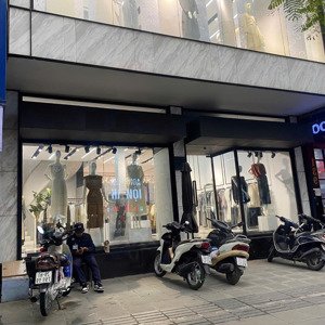 cho thuê nhà mặt phố huế 50m2 x 4 tầng mặt tiền 7m sáng đẹp nổi bật góc phố