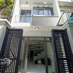 về quê cần bán nhà đường 6,8m ông ích khiêm-q11, gần đầm sen. 2tỷ880/72,8m2 đang cho thuê 19 triệu